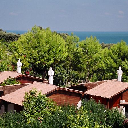 Tenuta Molino Di Mare- Ecoresort Con Villini Rodi Garganico Exterior foto