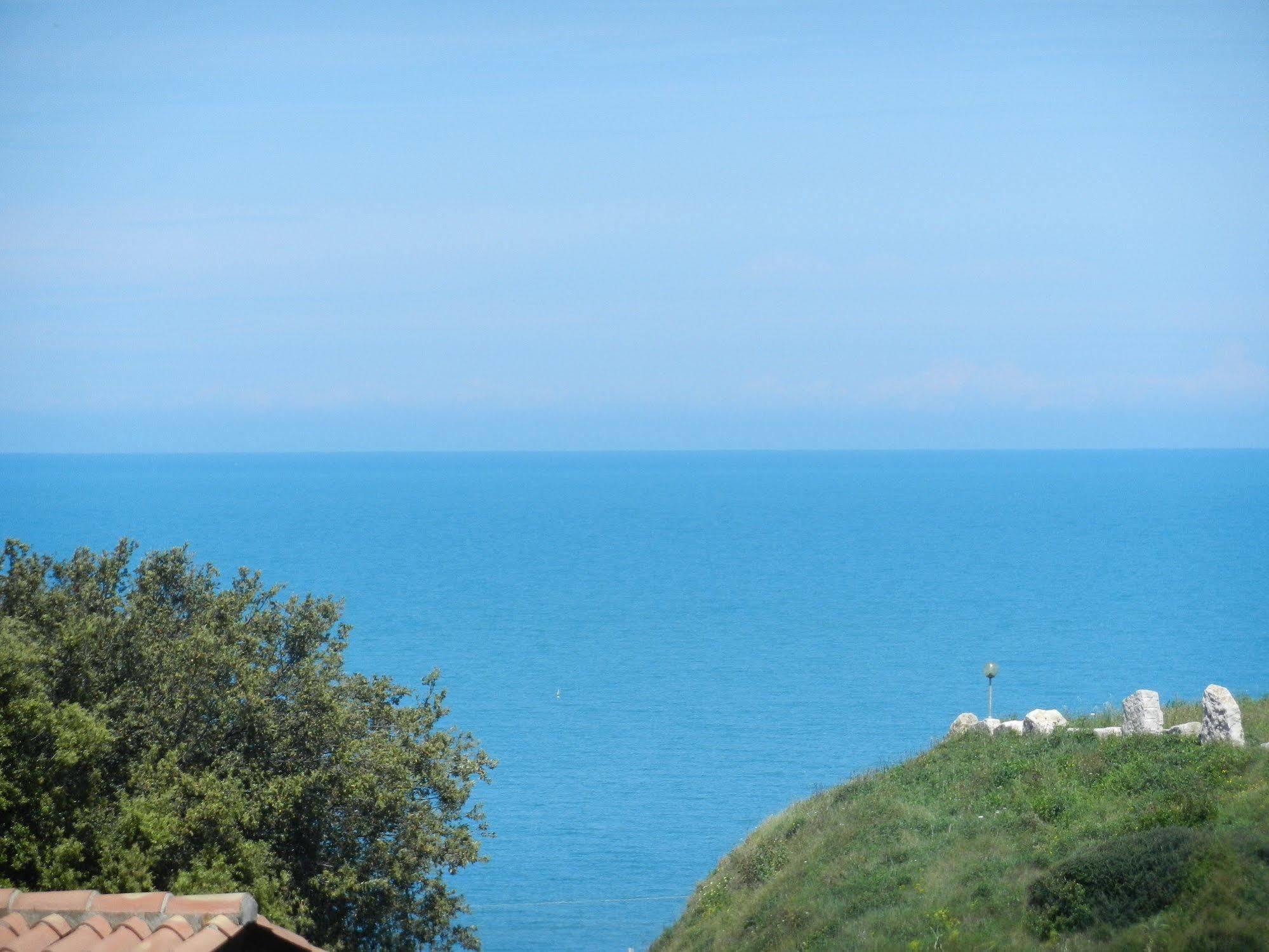 Tenuta Molino Di Mare- Ecoresort Con Villini Rodi Garganico Exterior foto