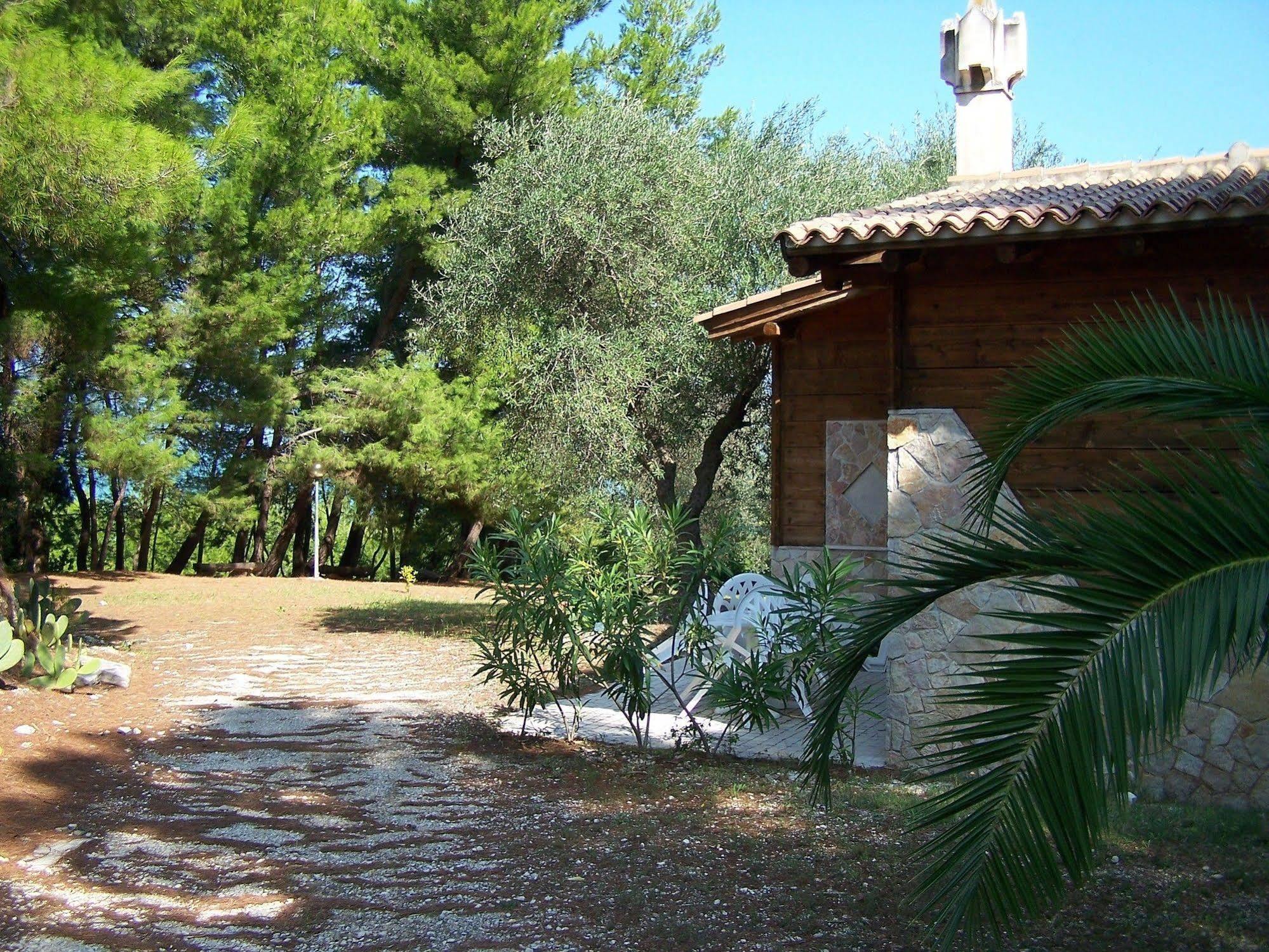 Tenuta Molino Di Mare- Ecoresort Con Villini Rodi Garganico Exterior foto