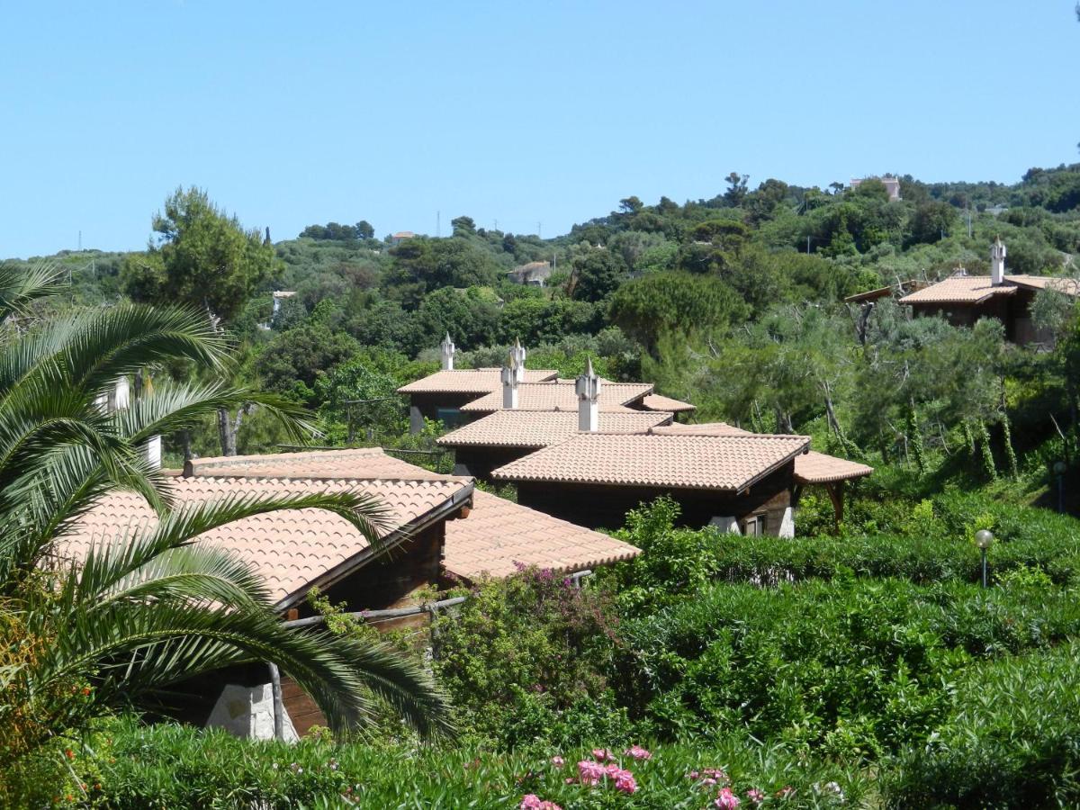 Tenuta Molino Di Mare- Ecoresort Con Villini Rodi Garganico Exterior foto